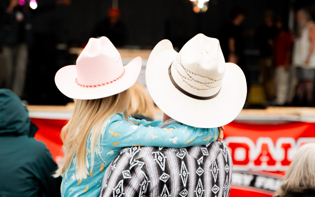 Give the Gift of Country this Holiday Season! ✨🎡